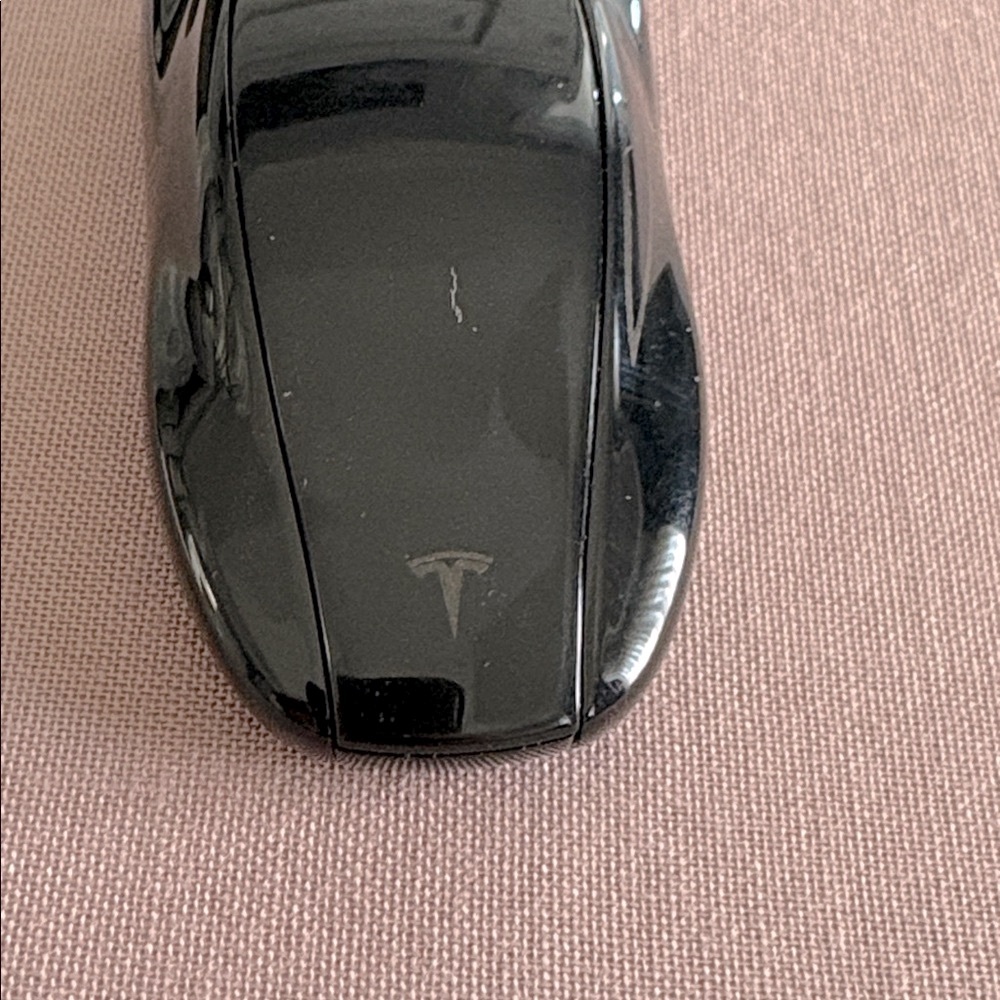 TESLA Model S Key Fob - Picture 5 of 9